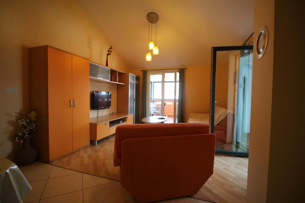 Apartments Pintar Zarok Baska  Baska (Krk)