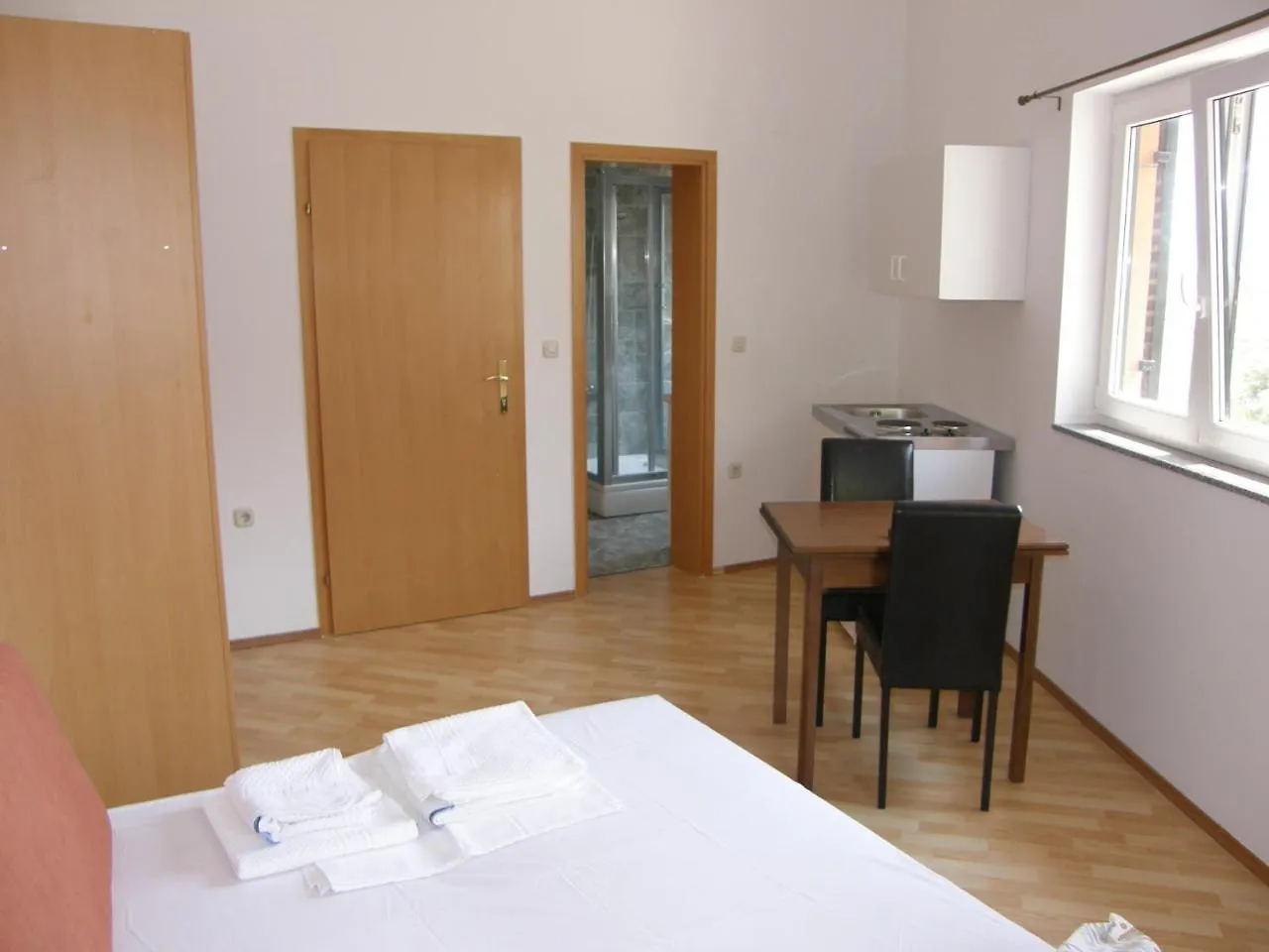 Apartments Pintar Zarok Baska  Croatia