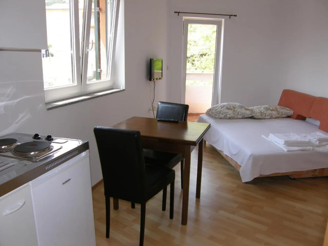 Apartments Pintar Zarok Baska  Baska (Krk)
