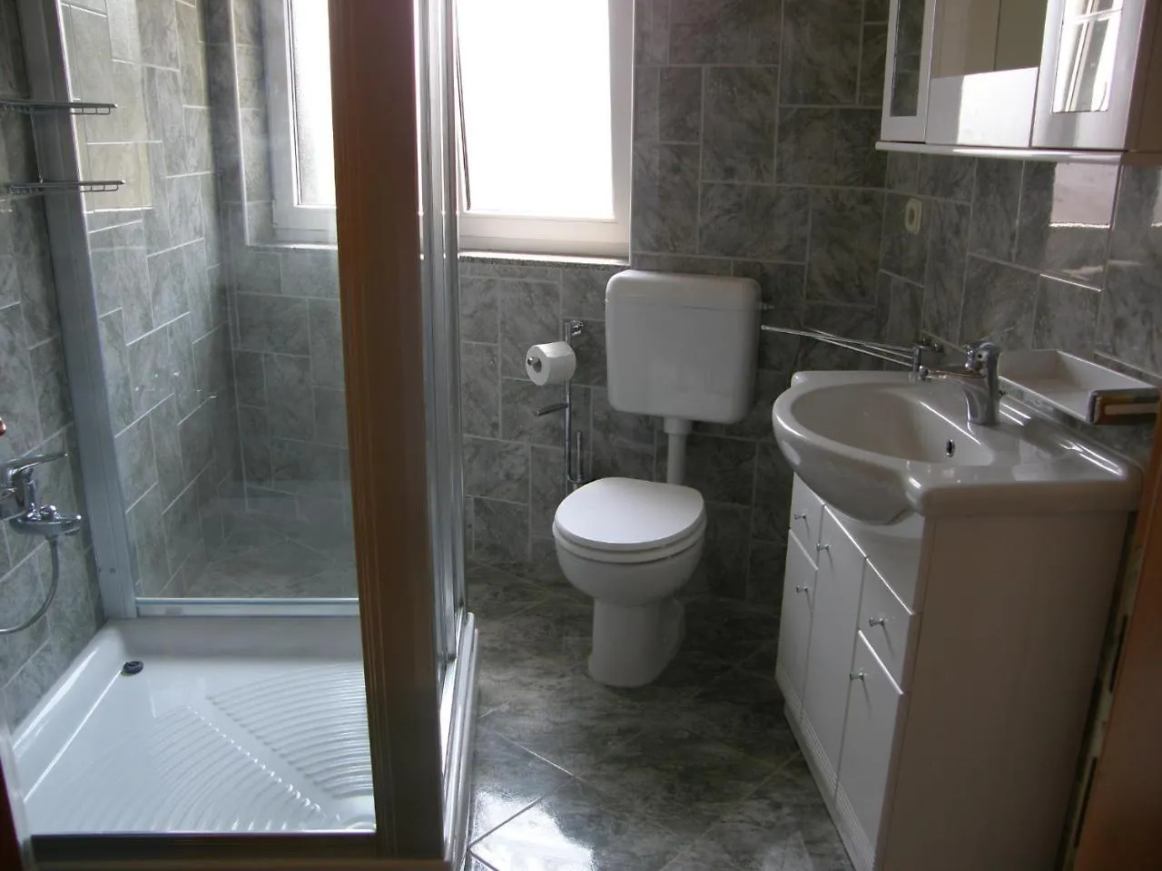 Apartments Pintar Zarok Baska  0*, Baska (Krk)