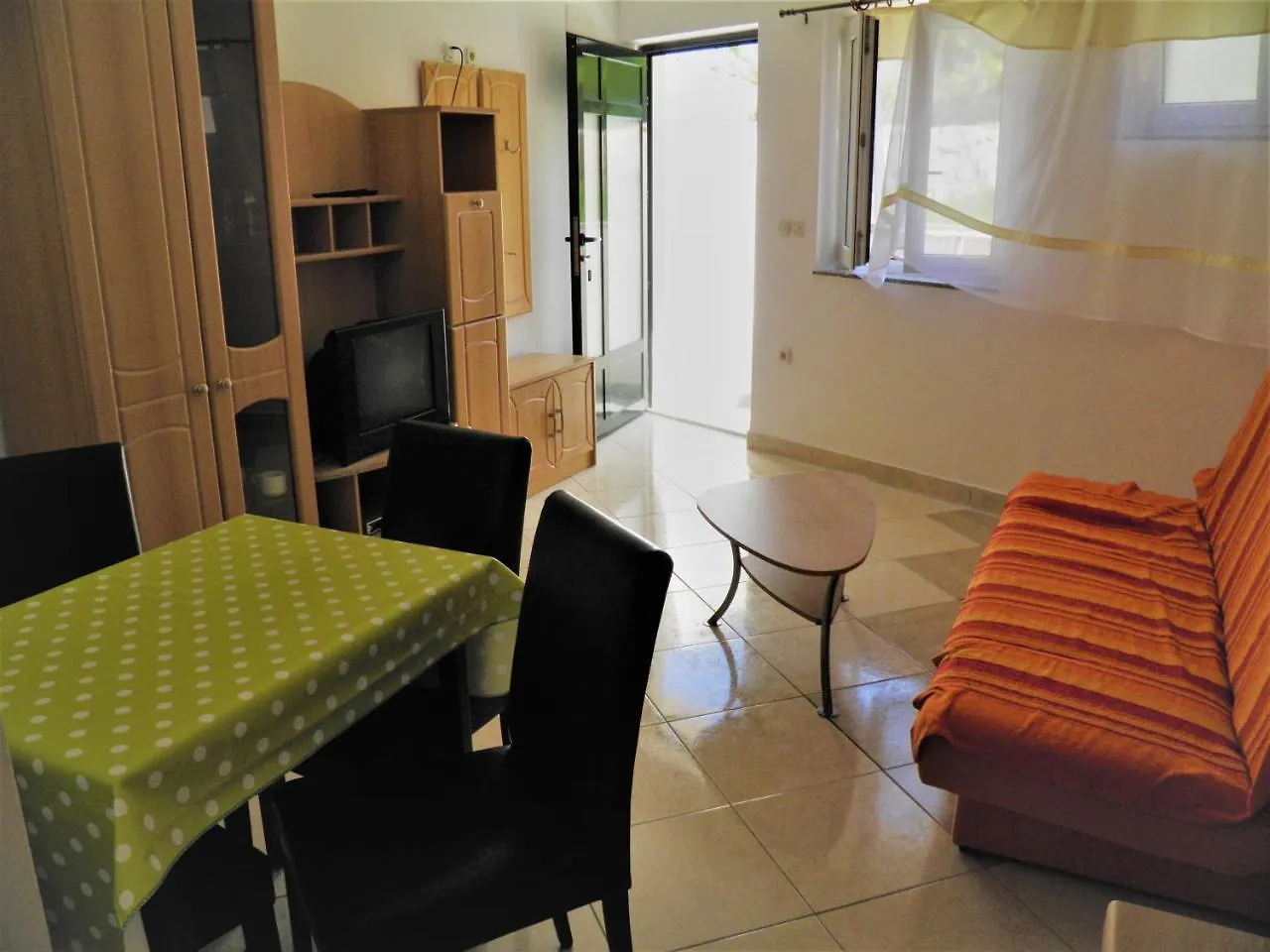 Apartments Pintar Zarok Baska