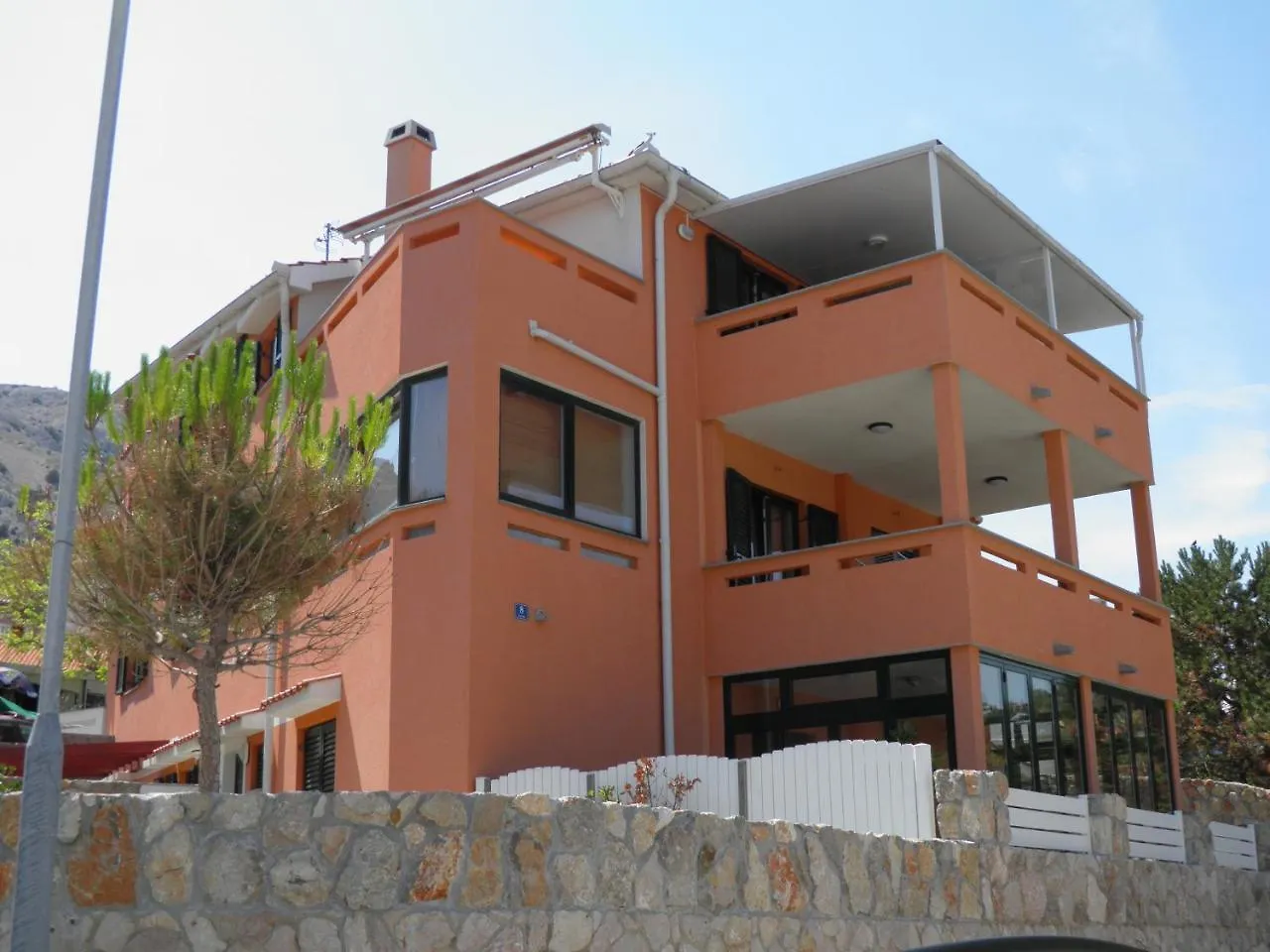Apartments Pintar Zarok Baska  Croatia