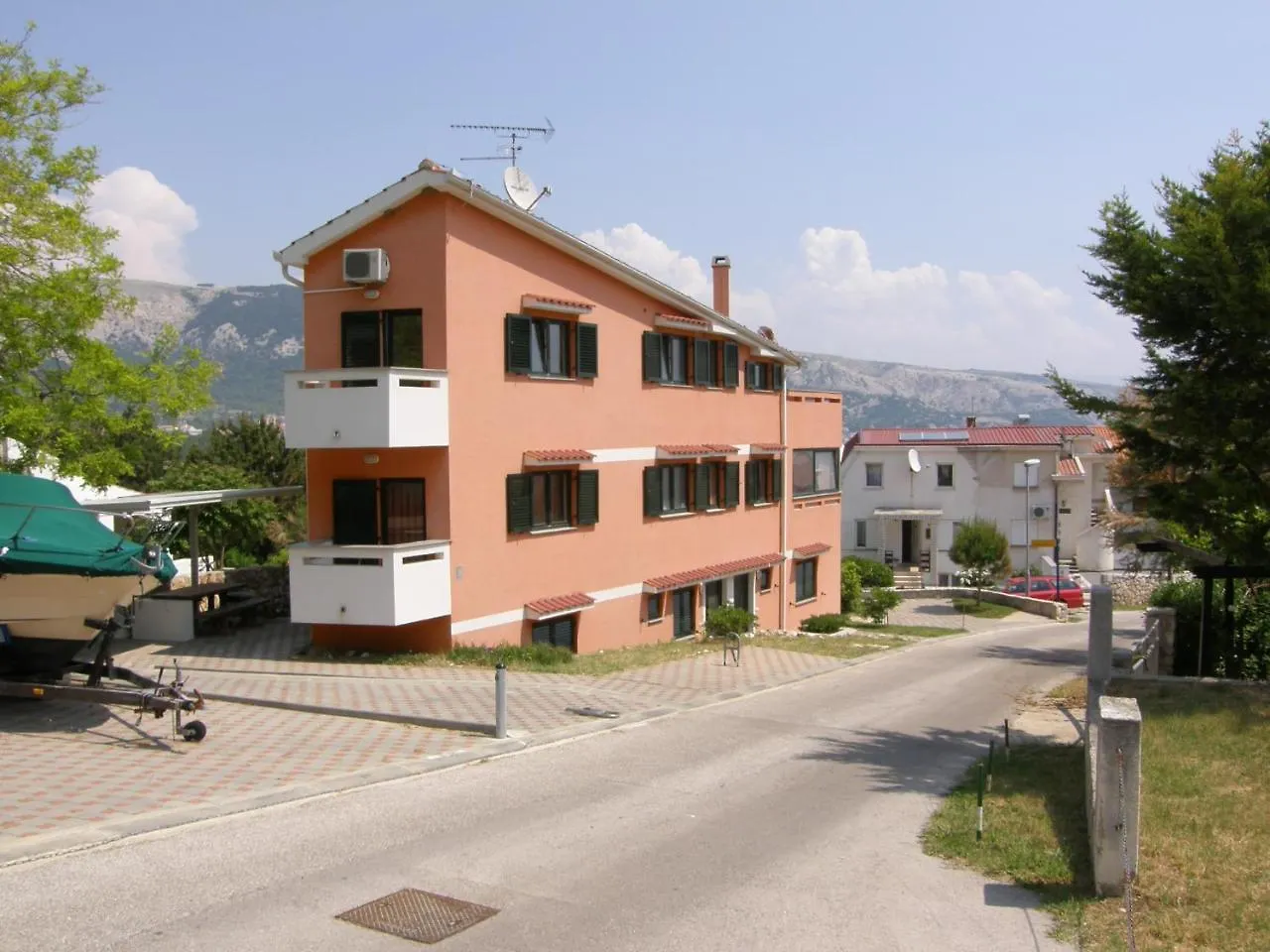 Apartments Pintar Zarok Baska